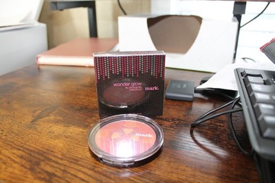 AVON  MARK. WONDER GLOSS  NUDE  SHINE  NEW