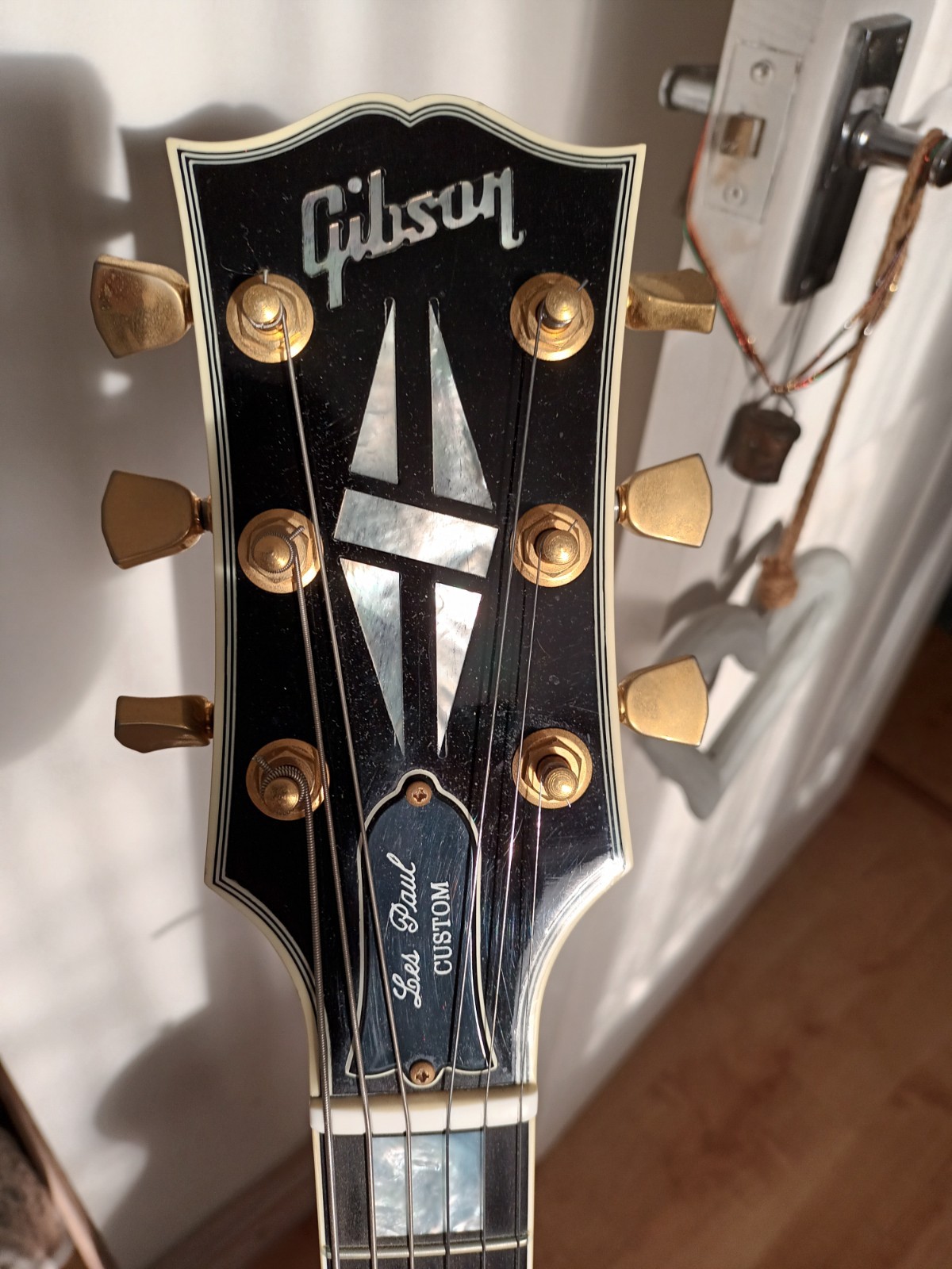 Gibson Les Paul Custom Black Beauty Electric Guitar with Hard Case