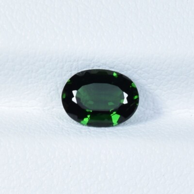 0.80 ct TOP LUSTROUS CHROME GREEN / NATURAL CHROME TOURMALINE - Oval Gems Video