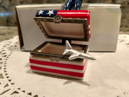 2002 PORCELAIN DIRECT CONNECTIONS "SERVICEMAN" HINGED-TRINKET BOX - Picture 7 of 11
