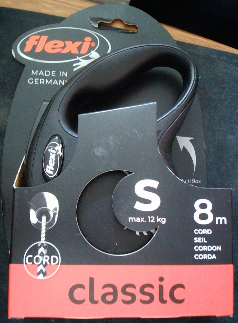 Flexi Classic Retractable Cord Leash. Black. Small Dogs max 12kg. 8m. Fast post!