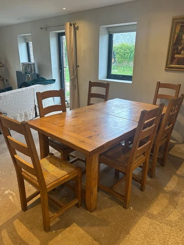 Oak Extending Dining Table with 6 Chairs