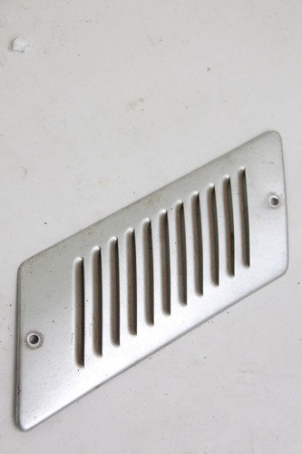 Kühlerzarge Trabant 601 015 Luftgitter Trabant 0.6 19 KW 26 PS Benzin 03-1990