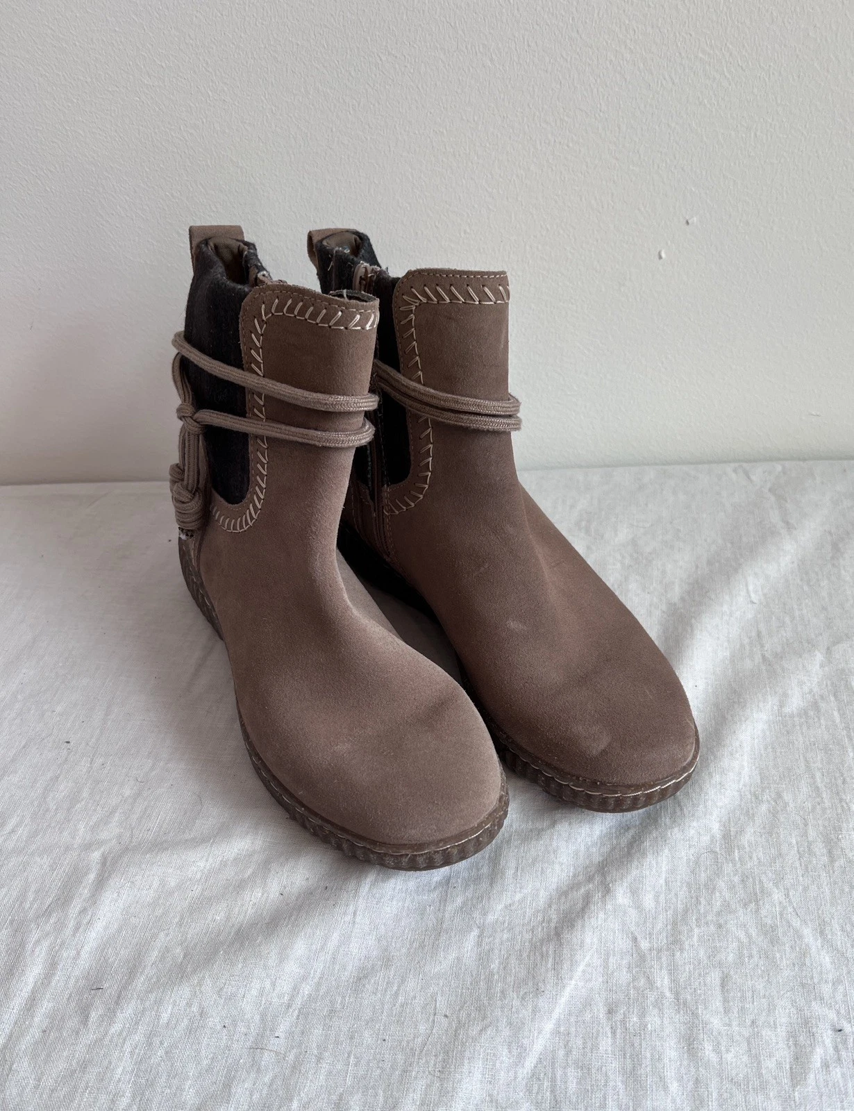 Clarks Women's Caroline Lily Mid Calf Boot - Size 8.5