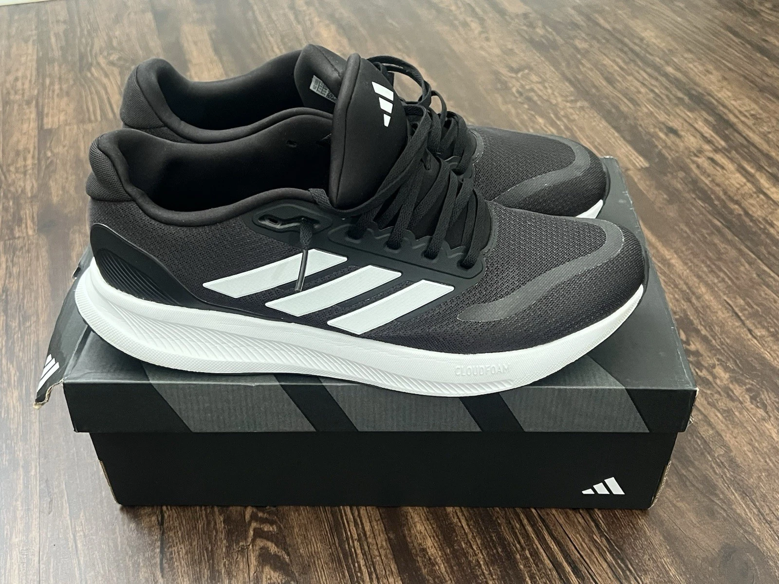 Adidas Runfalcon 5 scarpe da corsa uomo taglia 13 nero bianco IH7758 EUC