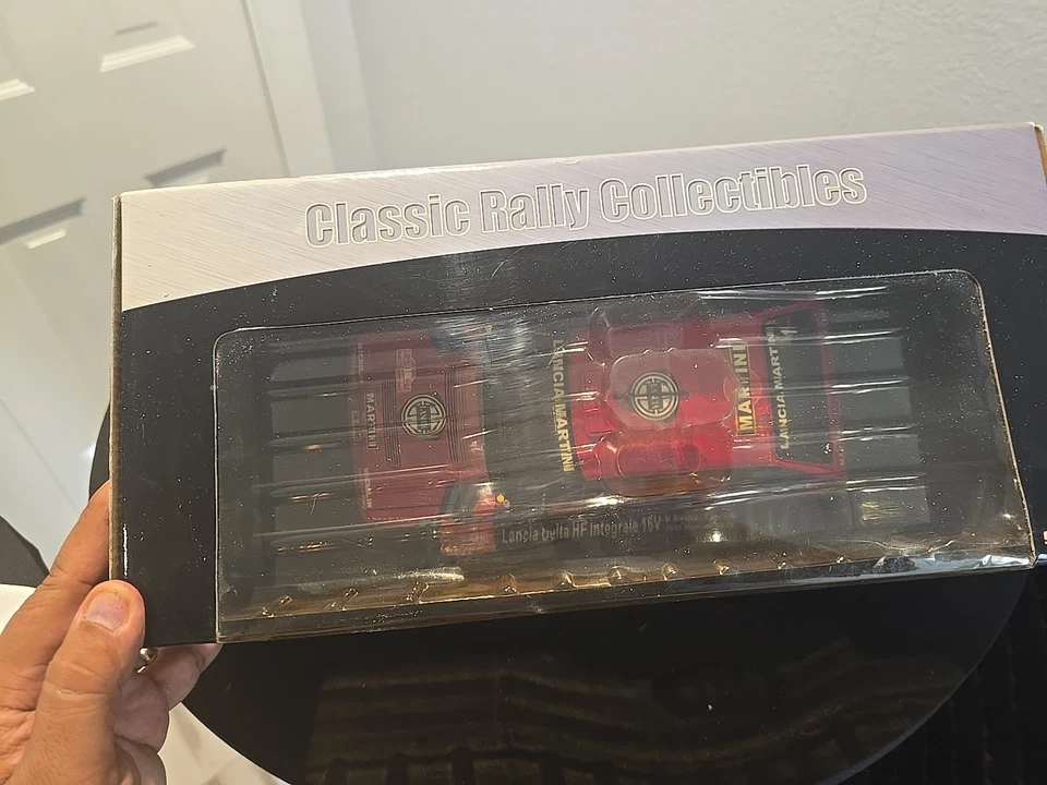 Sun Star 1/18 Scale 3105 - Lancia Delta HF Intergrale 1989 Martini Baison #1 - Image 2 of 4