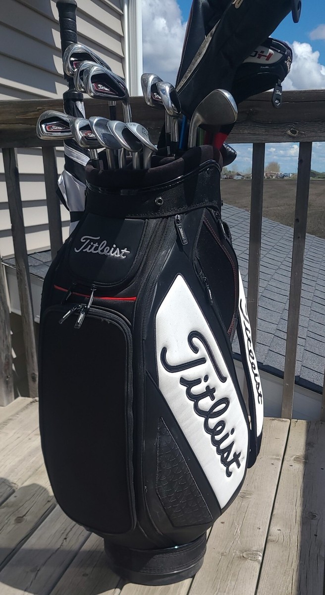 Titleist Midsize Tour Staff Bag - Black/White/Red | eBay Titleist Midsize Tour Staff Bag - Black/White/Red | eBay
