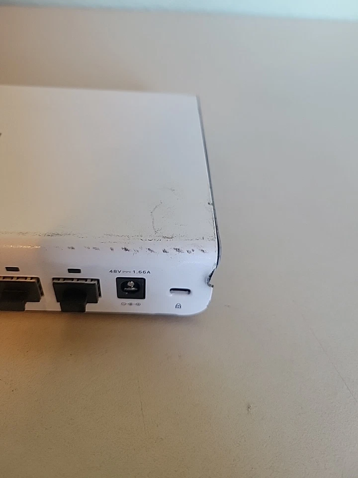 NETGEAR Vizn GC110P 8-Port PoE Cloud Smart Gigabit Ethernet Switch - Image 2 of 4