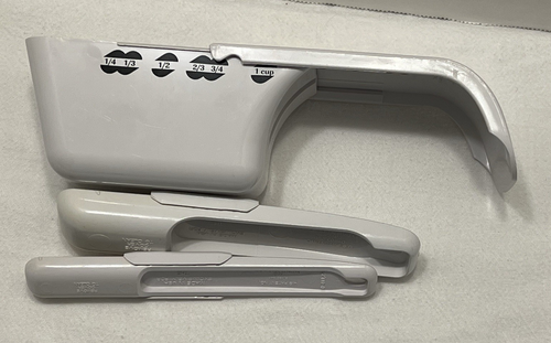 Pampered Chef Verstellbarer Messbecher 3er Set und 2 Löffel Esslöffel Teelöffel - Bild 7 von 18