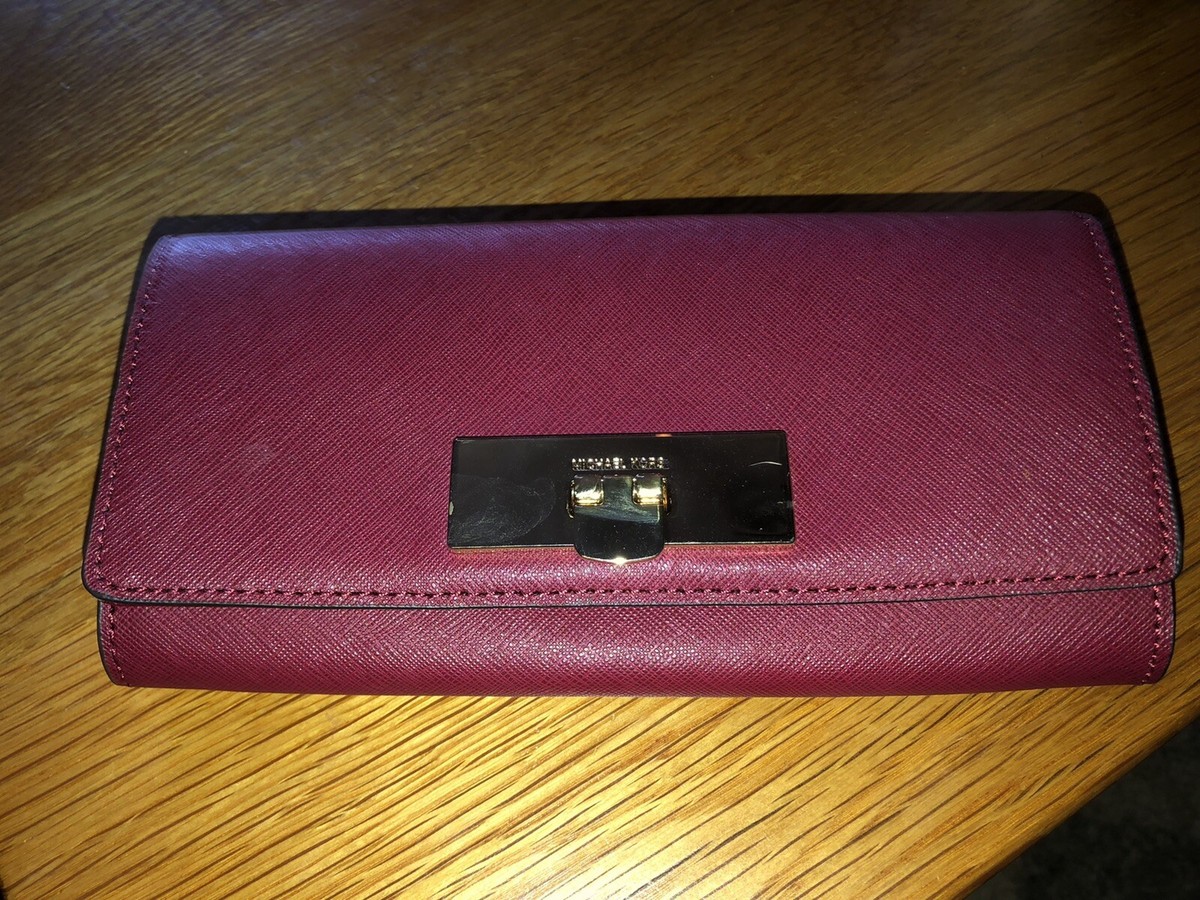 NWOT Michael Kors Callie Saffiano Leather Carryall Wallet  display picture 1