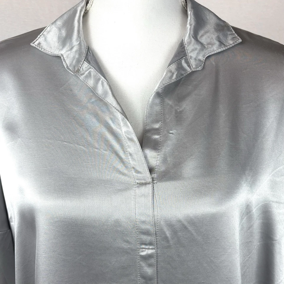 Top de satén PJ Harlow Fran con cuello azul mañana plateado pequeño hecho en EE. UU. Foto 2 de 4