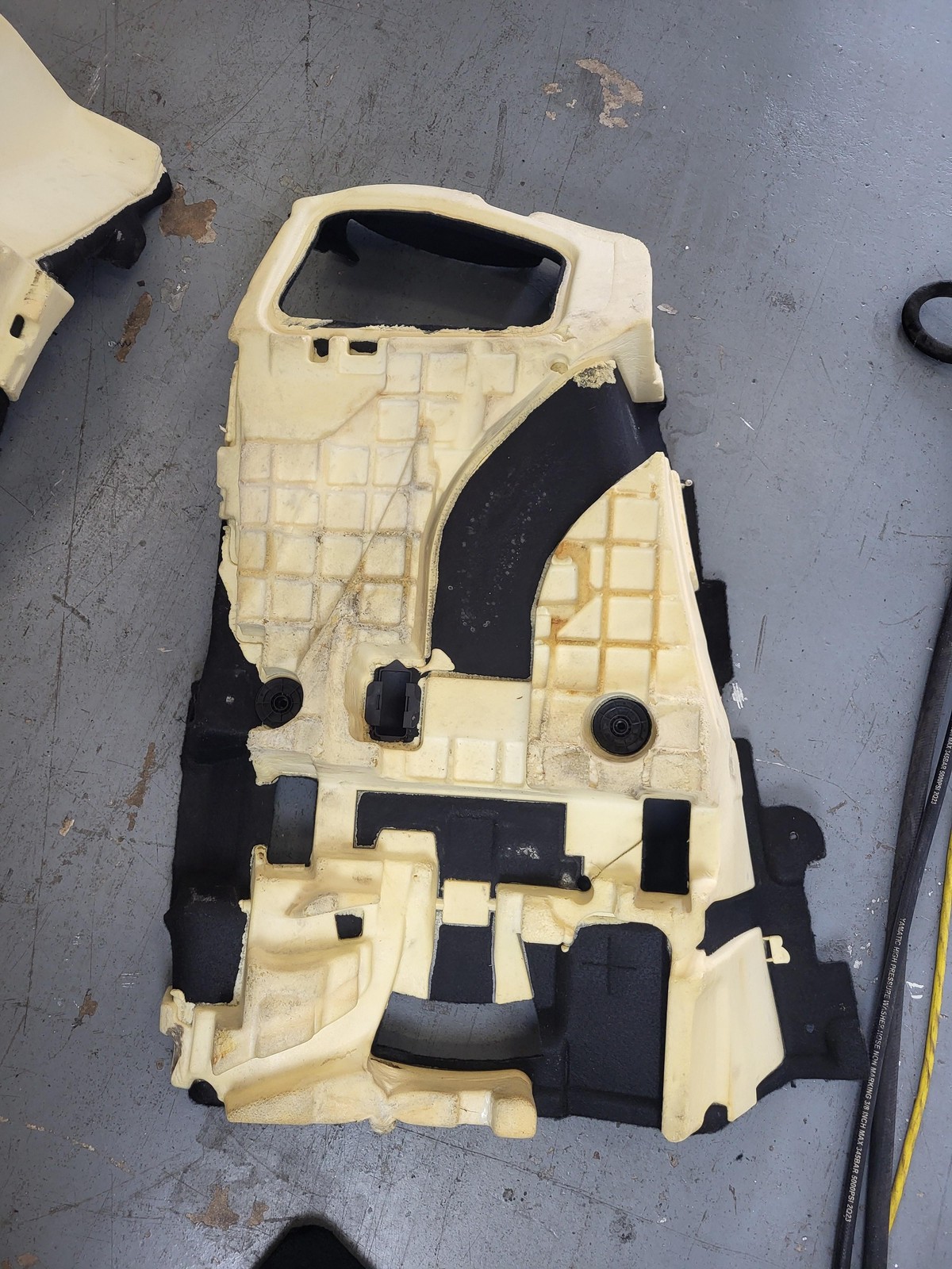 Used Oem Maserati Left & Right Front & Rear Floor Carpet for 2014-2019 Ghibli