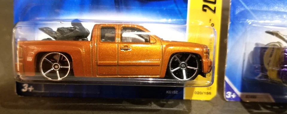 X3 2007, 2010, Hot Wheels Chevy Silverado Primeras Ediciones, HW Garage, - Lote de 3 Foto 3 de 4
