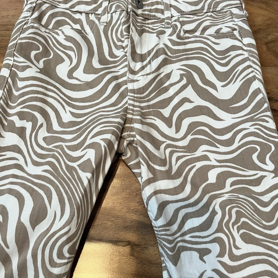 Pantalones acampanados de tiro alto Abercrombie para niños talla 11/12 estampado de cebra Foto 2 de 4
