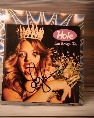 HOLE ''LIVE THROUGH THIS '' BOOKLET  HAND SIGNED BY COURTNEY LOVE!!! AUTHENTIC