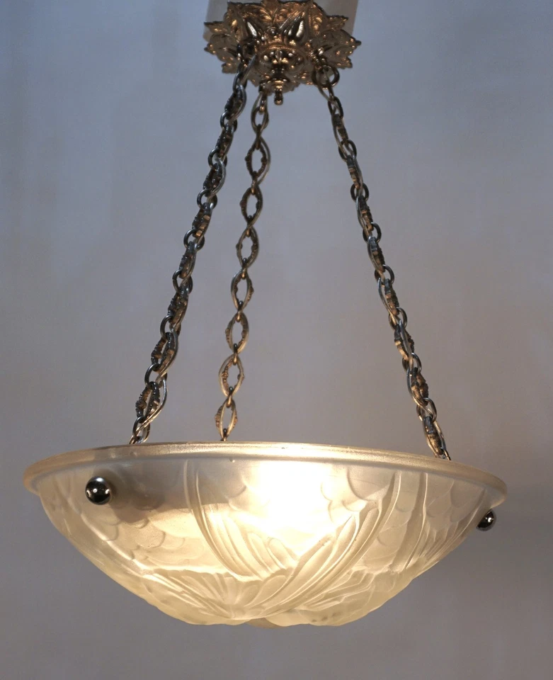 French 1930's Art Deco Chandelier Pendent Light, with Bird in Flying Motion - Image 2 of 4