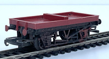 Hornby OO Gauge R.17 Flat Wagon (without load)