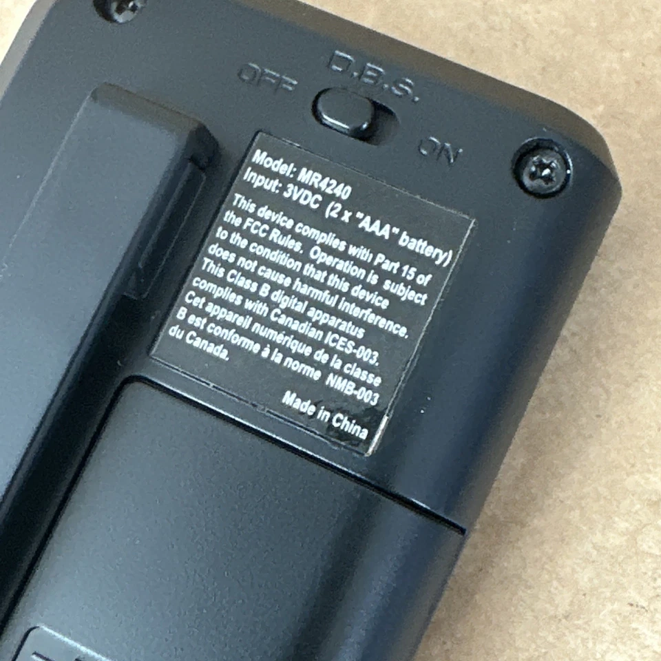 Radio de bolsillo estéreo AM/FM Memorex MR4240 con nuevos auriculares AA/Avis - ¡FUNCIONA! Foto 3 de 4