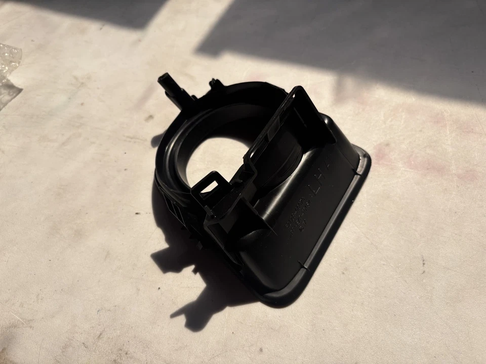 Grelhas dianteiras esquerdas pretas 52128-0C070 originais do fabricante Toyota Tundra 2014-2021 - Imagem 3 de 4