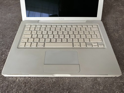 Apple MacBook A1181 13.3" White 2006 2.0 GHz - Afbeelding 3 van 17