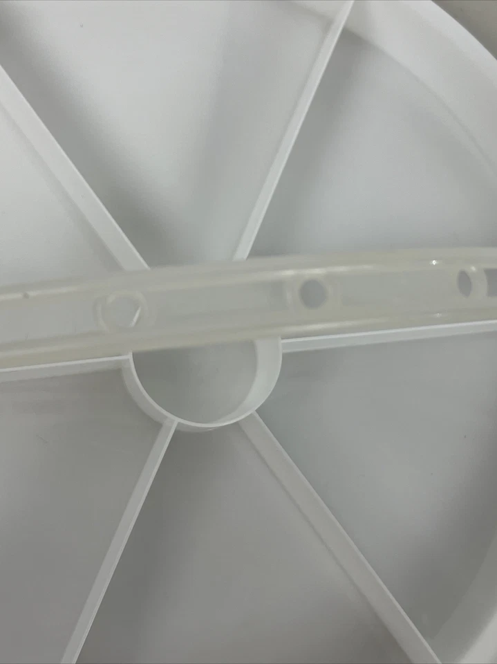 Tupperware 12" Round Divided Cariolier Party Tray #405 W/ #406 Handle NO LID - Image 3 of 3