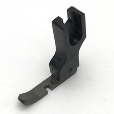 Pie de cremallera derecha estrecho de teflón negro #CF36N para máquina de coser industrial