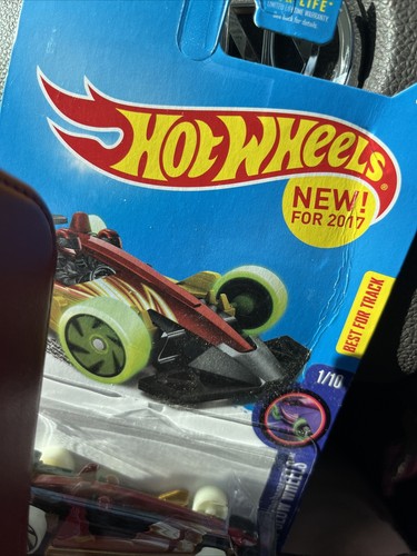 2017 Hot Wheels #309 HW Glow Wheels 1/10 TRACK HAMMER Red Imperfect Packaging - Picture 10 of 10