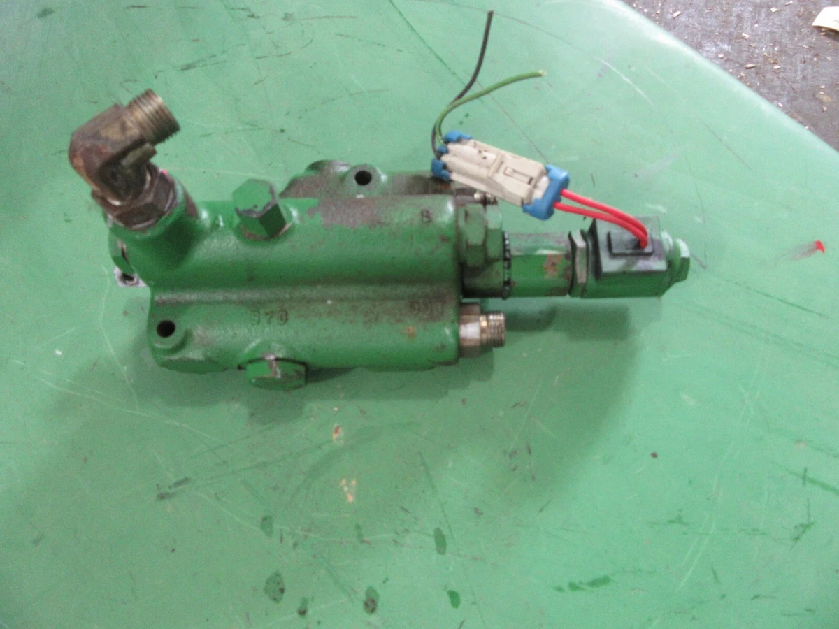 John Deere 3235 Reel Mower Hydraulic Valve