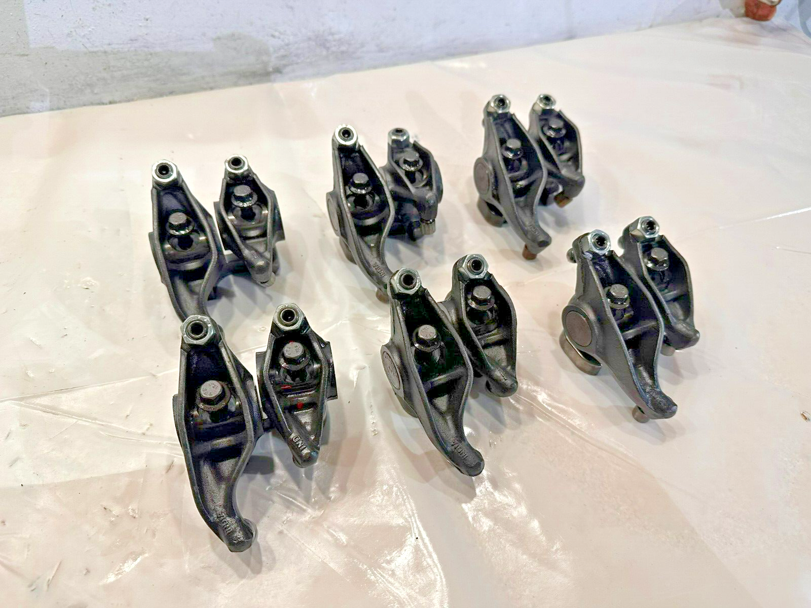 Cummins ISB 6.7 Diesel Engine Rocker Arms with stands Assembly 4928699 ...