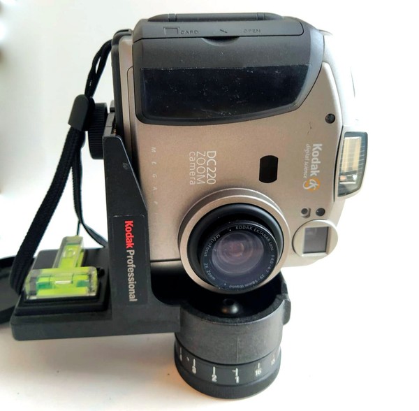 kodak Professional DC 220 zoom camera 220 Interactive Imaging System
