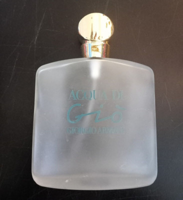 LEERE PARFÜMFLASCHE WASSER VON GIO'