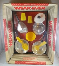 Vintage NIB Chilton-Globe WEAR EVER Aluminum Kitchen Play Set RARE 