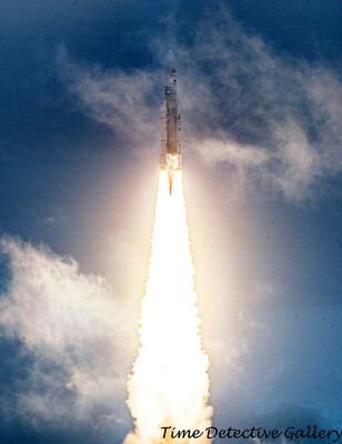 Launch of NASA's James Webb Telescope on board Ariane 5 (4) - NASA Photo Print