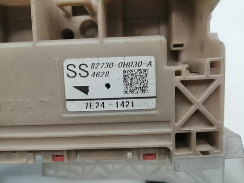 827300H030A Porta Fusibili per TOYOTA AYGO (B4) X-Sky 2017 960294 - Foto 6 di 10