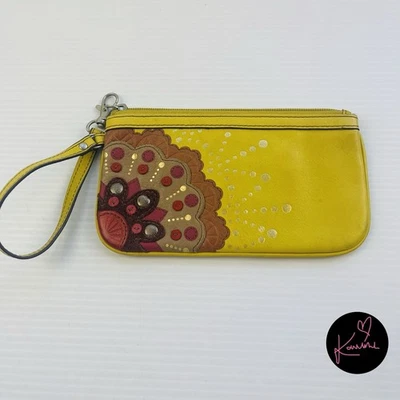 Fossil Yellow Leather Wristlet Clutch Wallet Floral Applique - Bild 1 von 4
