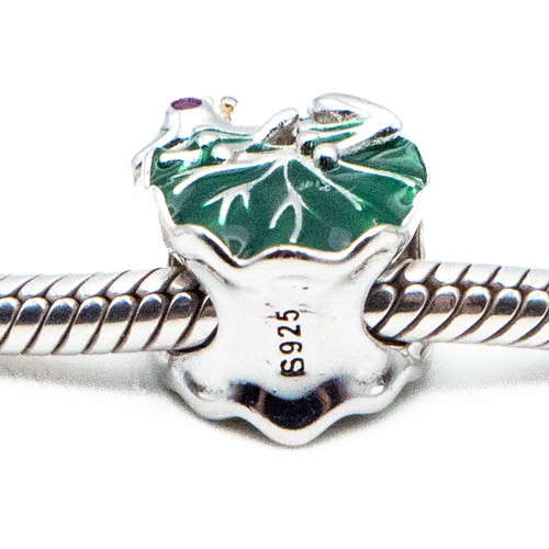 GNOCE "Just One Kiss" Cute Green Frog With Heart Shape Lotus Leaf 925 Charm - Picture 4 of 5