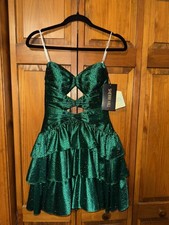 Sherri Hill Style 57320 Emerald Cocktail Dress Size 2 NWT