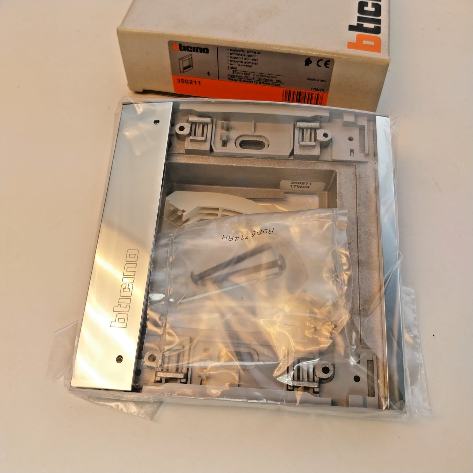 Bticino 350211 Telaio Supporto con Cornice 1 Modulo Sfera New Allmetal Terraneo