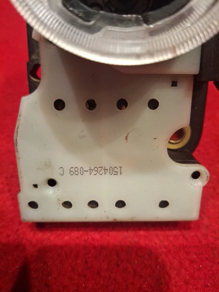 Interruptor de encendido OEM Jeep para 96-98 Grand Cherokee (ZJ) listo para cilindro Foto 4 de 4