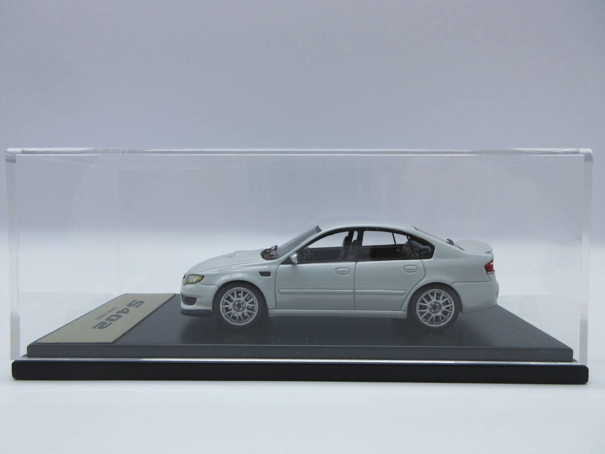Subaru Legacy ホワイトミニカー 1/43 s-l1200.jpg