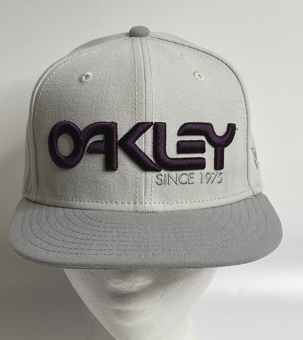 Mens Oakley New Era Snapback 9Fifty Snapback Hat Very Clean Gray