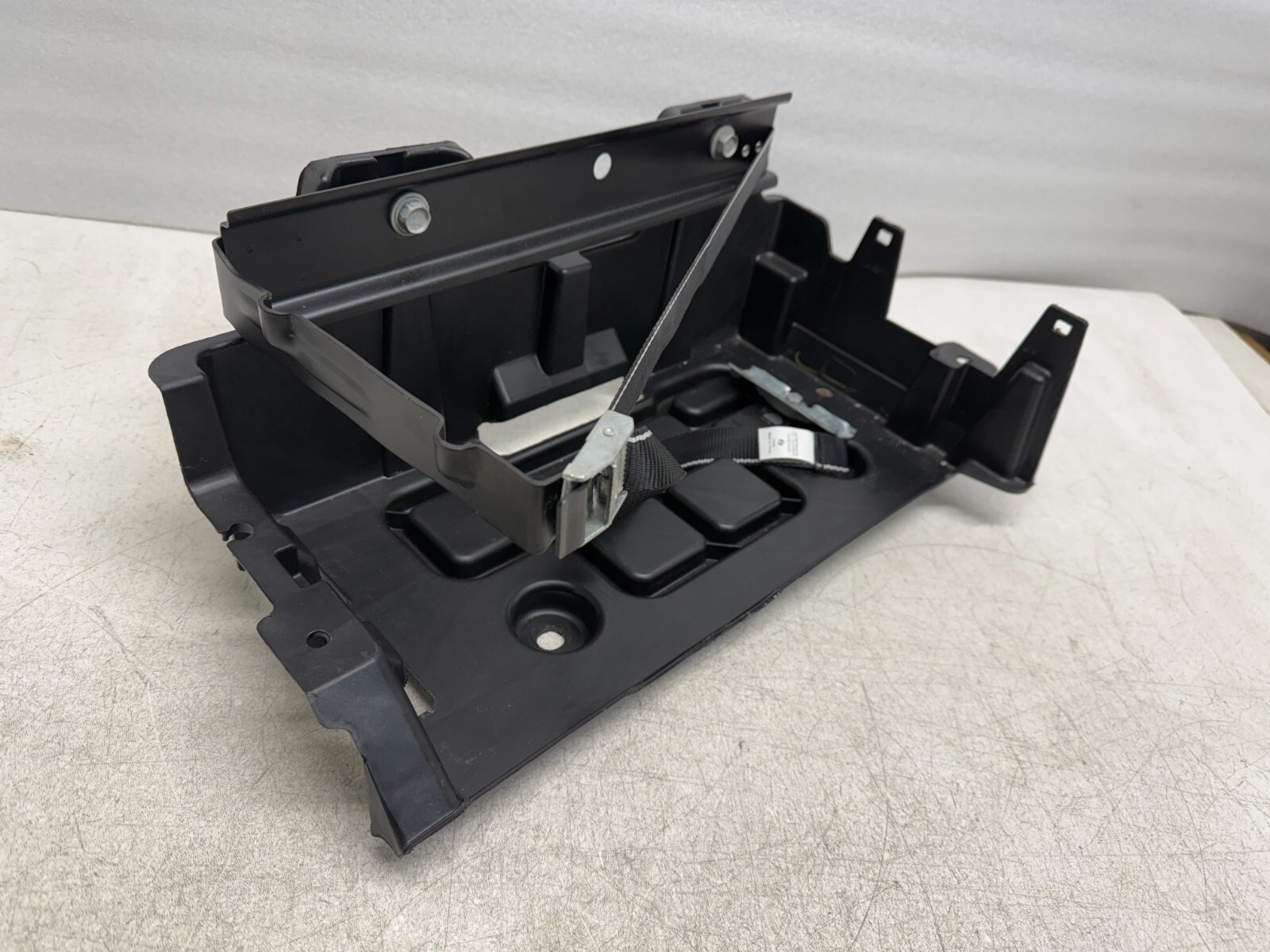 P501109 2014-2020 Maserati Quattroporte Ghibli Battery Tray Holder Bracket OEM