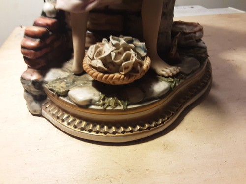 NATURALIST SIGNED CAPODIMONTE PORCELAIN SIZE 27X19X28 EXCELLENT CONDITION - Picture 17 of 22