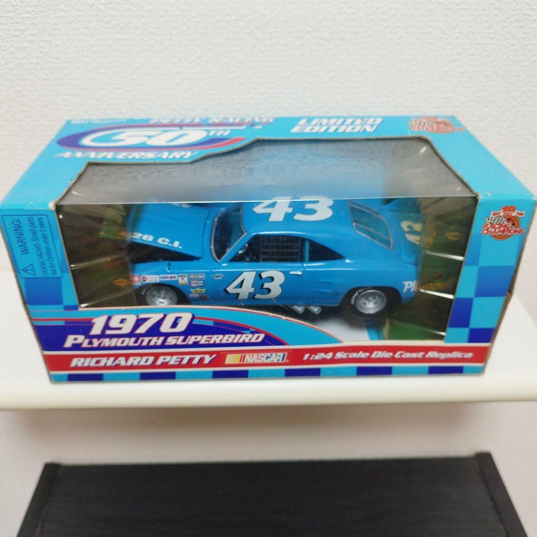 1970 Plymouth Superbird 1:24 ダイキャストモデル 1970 Plymouth Superbird 1:24 ダイキャストモデル ミニカー