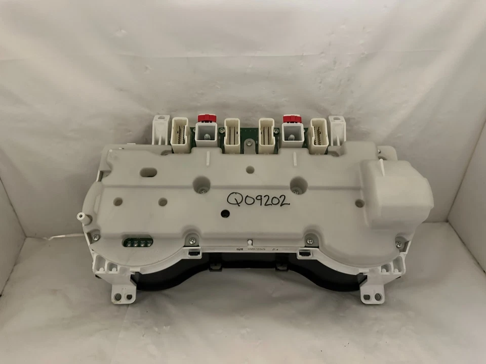 Speedometer Instrument Cluster Dash Panel 2004 & 05 Toyota Rav4 140,522 Miles - Image 2 of 3