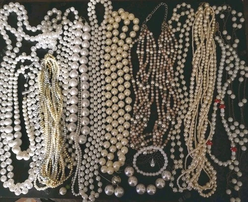 LOT Vtg - Modern Pearl Costume Jewelry   Necklaces,Bracelets,Earrings FAB LQQK