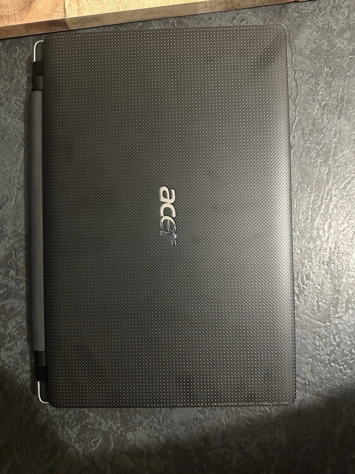 ACER Aspire 753 11.6" Laptop (4GB RAM, 128GB SSD, WINDOWS 10) - Image 2 of 2