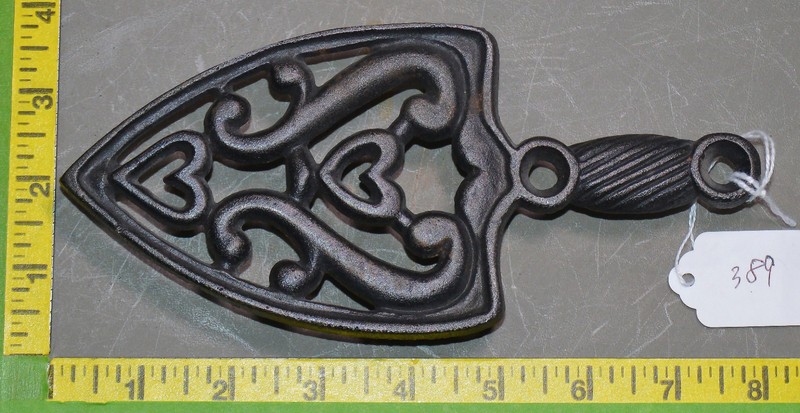Vintage Cast Iron Trivet Sad Iron Heart to Heart inv 389