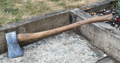 Vintage 4-1/2lb Axt Holzscheithacker Fällaxt altes Werkzeug Made in Sweden
