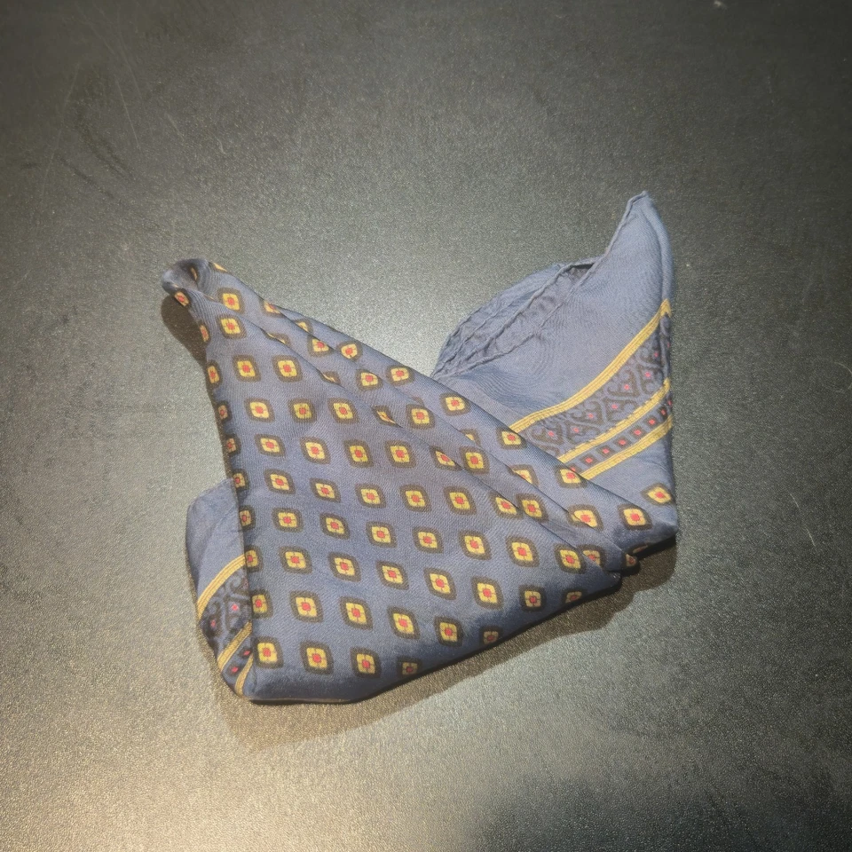 蓝色和金色带几何方形图案19英寸头巾手帕 — 第 4/4 张图片